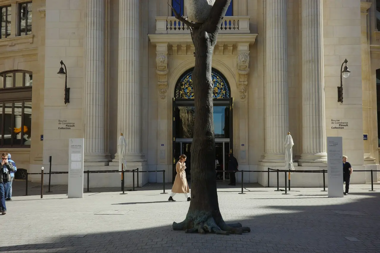 Un centre de retraite en France avec une ambiance paisible.