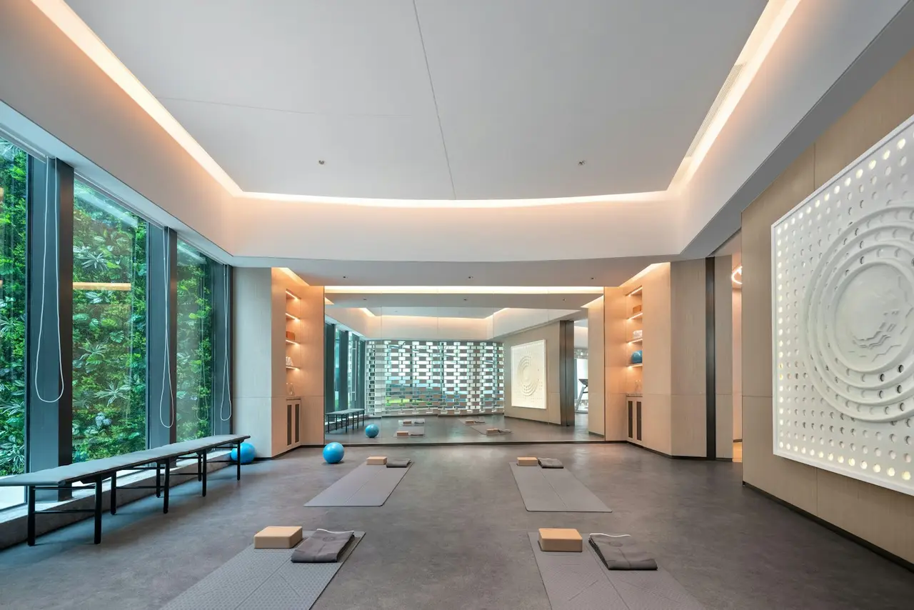 espace de méditation avec un éclairage doux