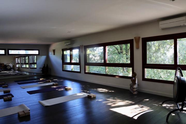 Yoga Searcher